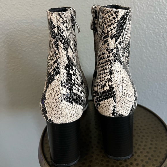 Nordstrom Haalexa-Lea Snake Skin Booties - Picture 8 of 13